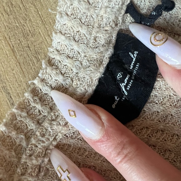 Urban Outfitters Women’s button up - Picture 3 of 3